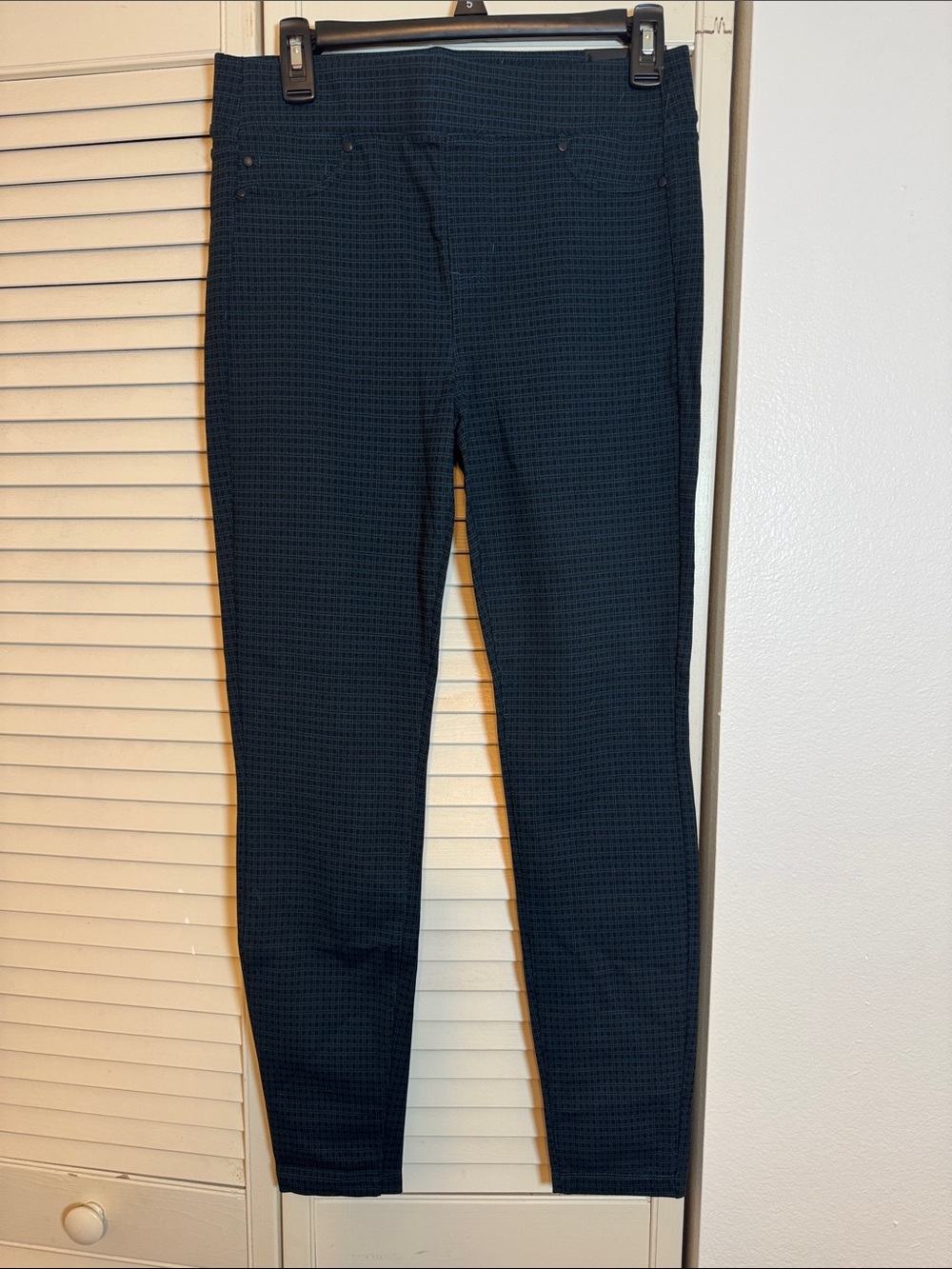 Liverpool Women's Navy and Black Skinny Pants